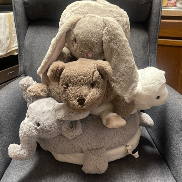 Pottery Barn Kids Jumbo Animal Plush Stacker - Picture 4 of 16